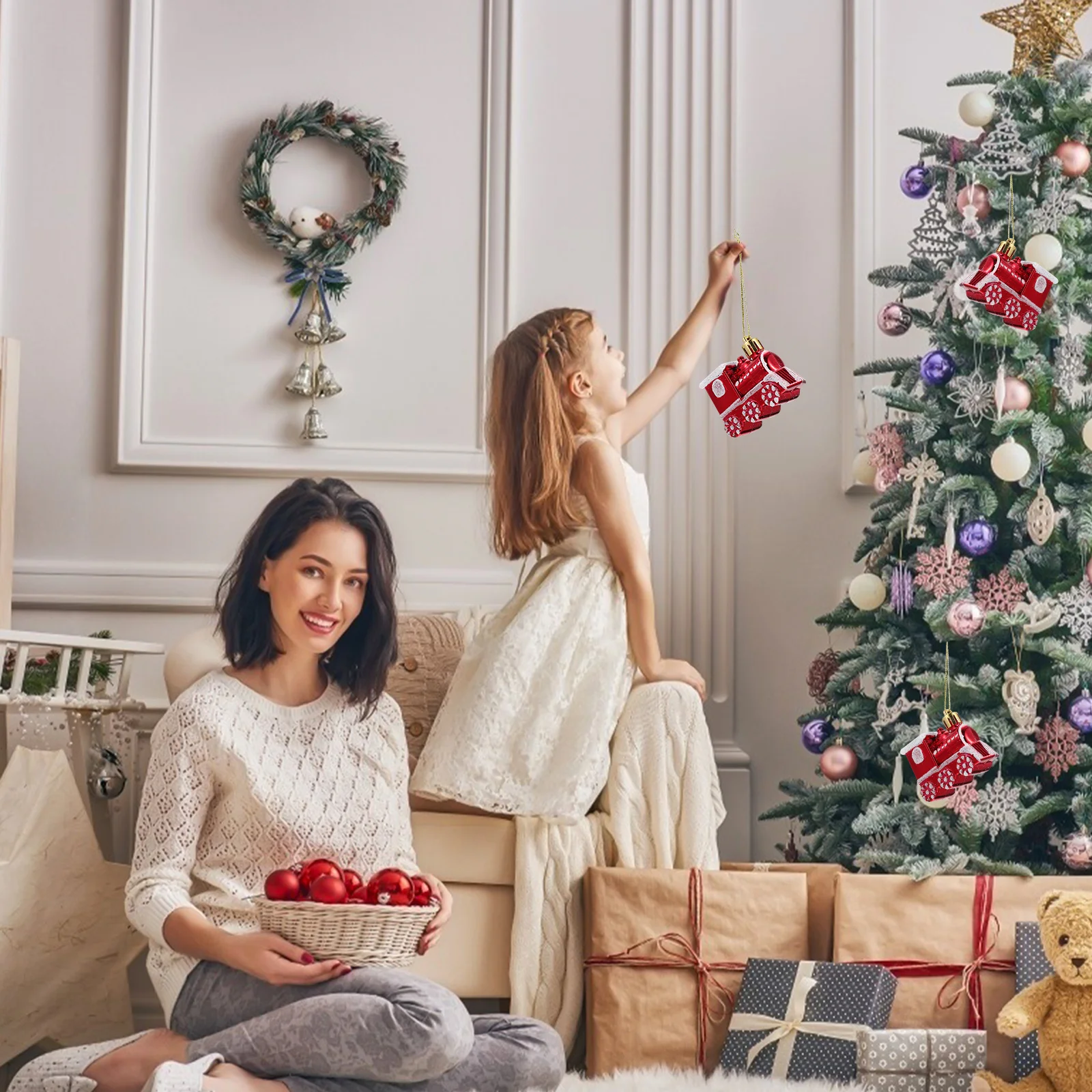 

4Pcs Christmas Pendants Lovely Cartoon Train Decor Suitable Size Most Scenes Home Shop Bar Christmas Tree Ornaments