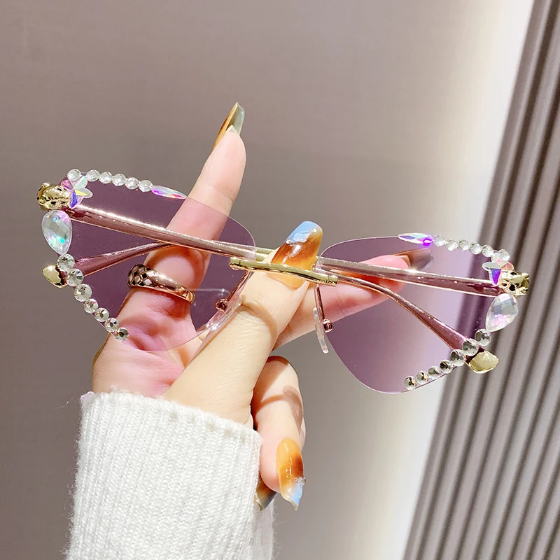 Vintage Cat Eye Sunglasses with Crystal Frame Vintage Crystal Diamond Cat Eye Sunglasses for Women with  main image 4