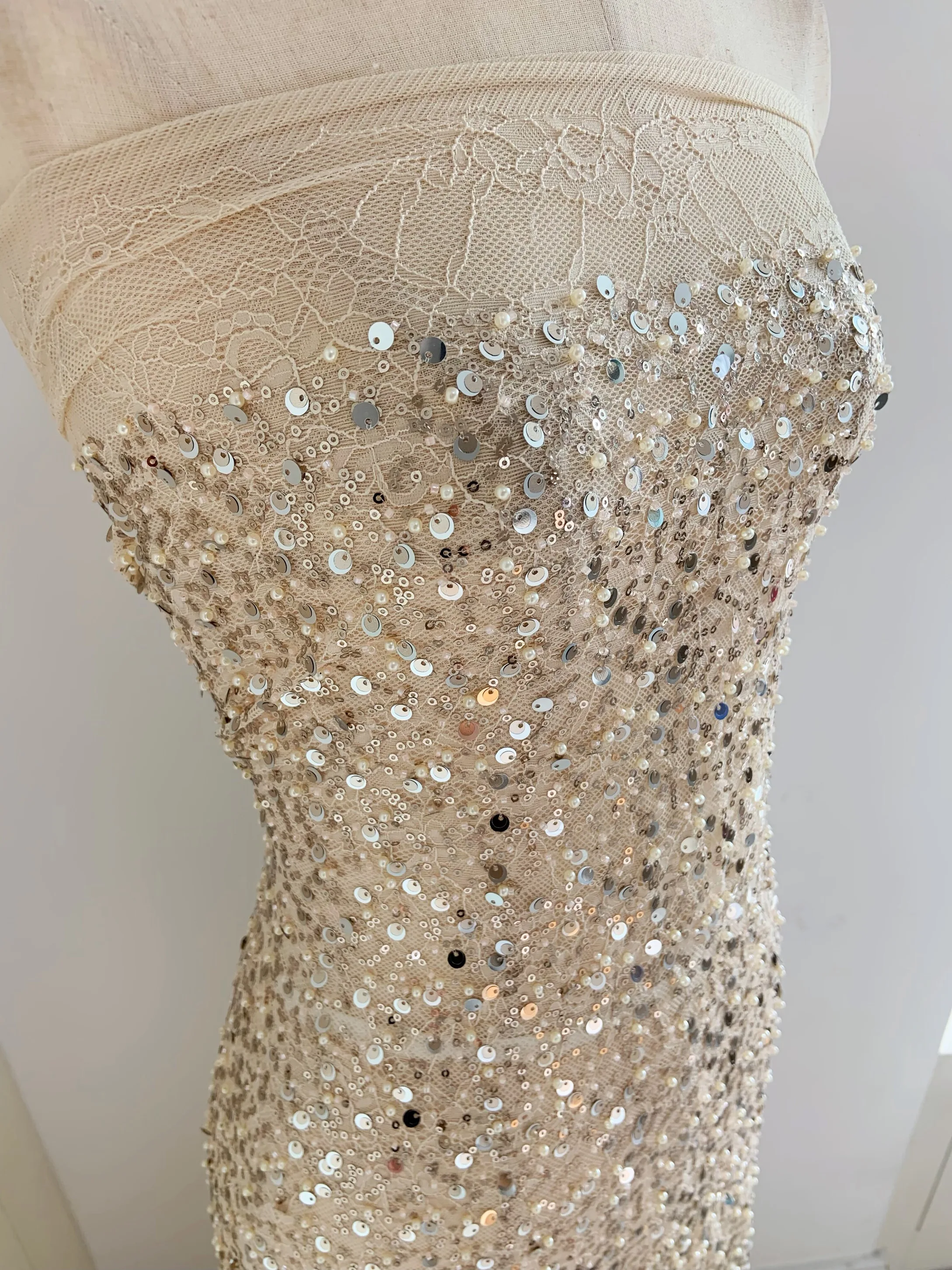 

Sparkly Laser Sequin Tulle Fabric Soft Mesh Lace for Evening Gown Costume Design