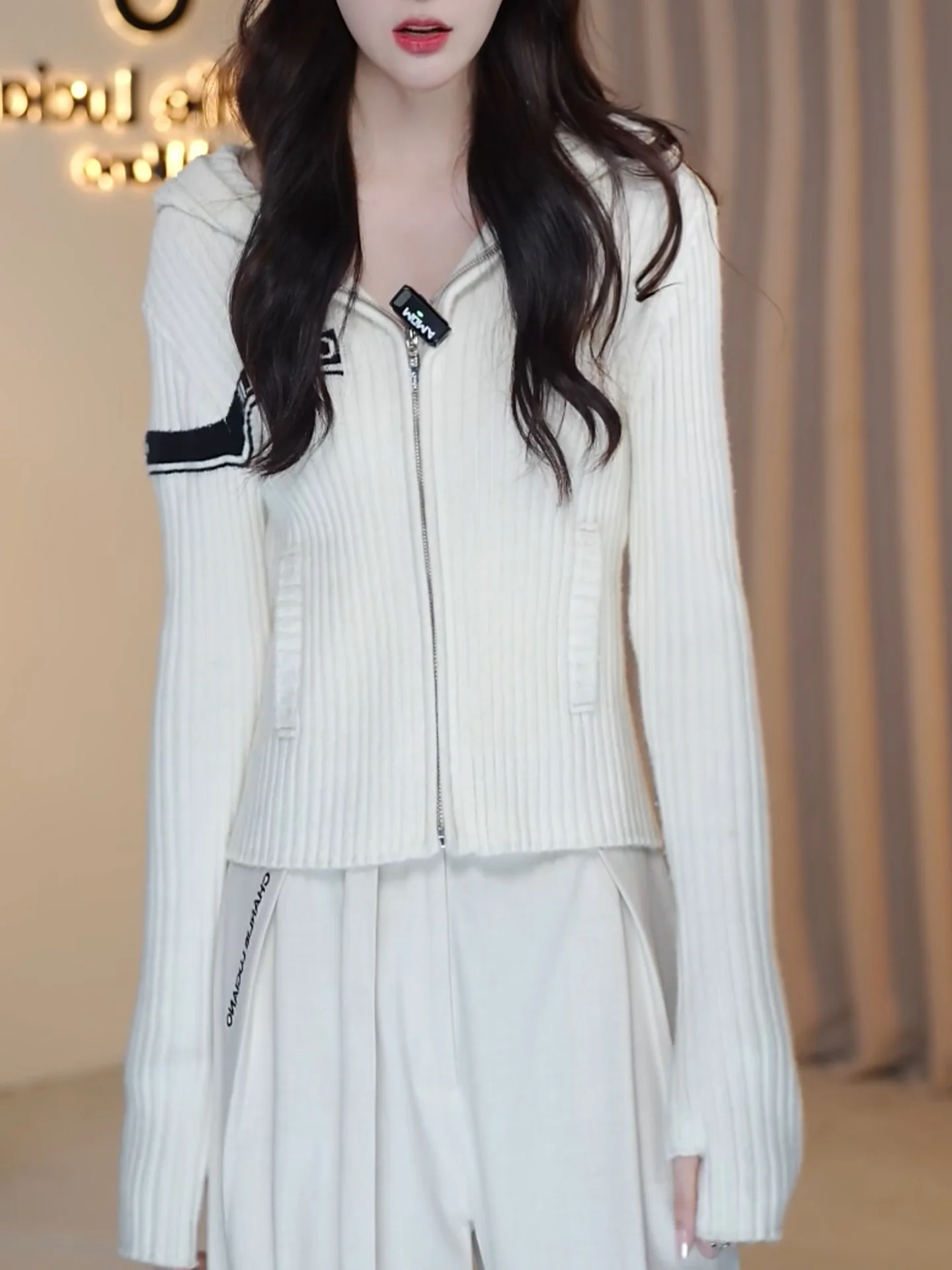 

Корейский Sle White Spor Slim Fit с капюшоном на молнии вязаный открытый кардиган женский плюс размер Ele осенне-зимний топ