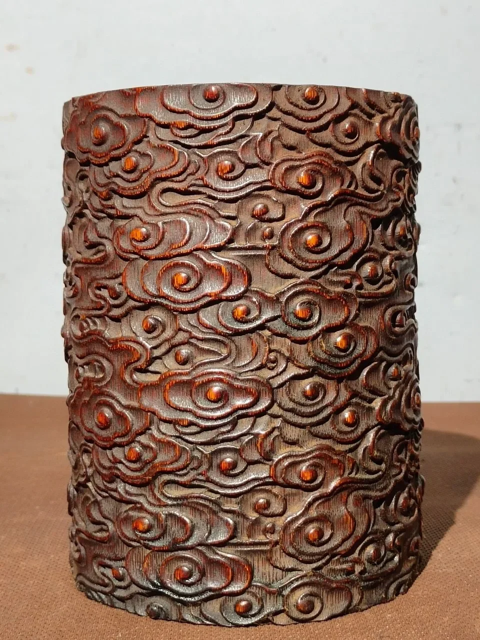 Chinese Handmade Carving Bamboo Carving Pen Holder Brush Pot Auspicious Cloud Pattern Study Decoration Collection