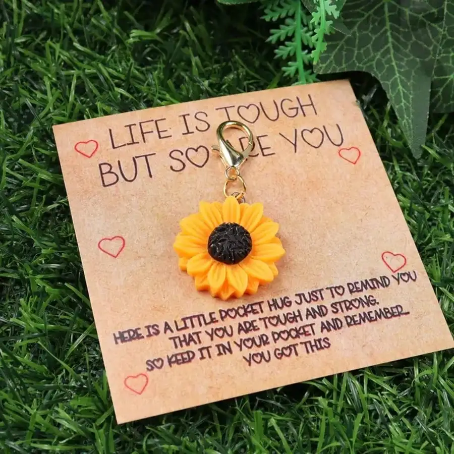 1pc/2pcs Sunflower Key Chain With Heart Shaped Shell, Brown Paper, Gift For Family & Friend, Suitable For Thanksgiving & Birthday Valentine's Day Valentines Car Accessories Bag Charm Backpack For School Letter Cute Goth Y2k Bag Lanyards With Id Holder