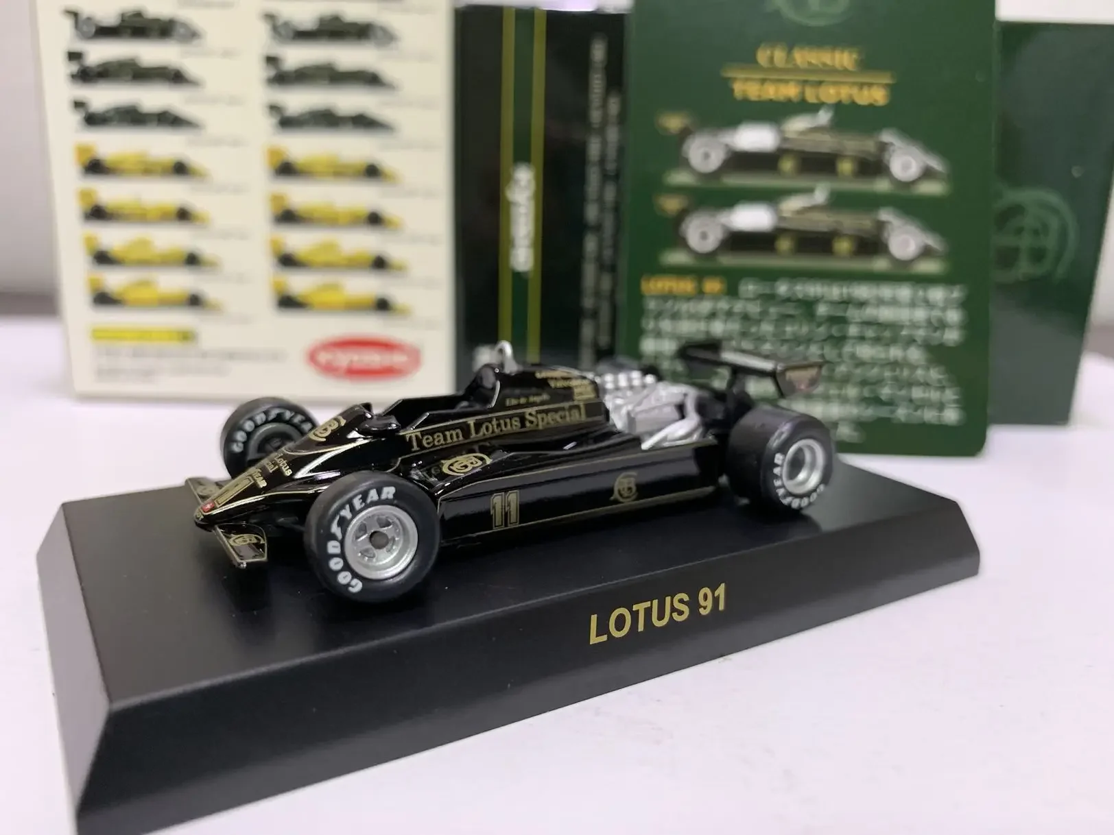 kyosho-1-64-lotus-91-le-mans-f1-racing-11-collect-die-casting-alloy-trolley-model