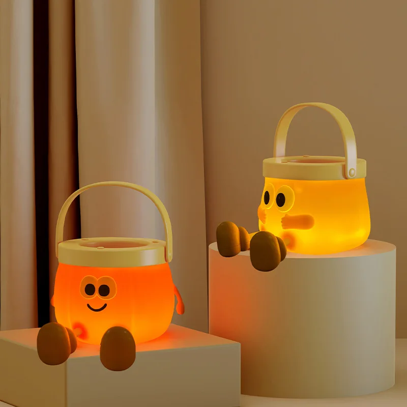 

Портативный ночник, новая странная креативная атмосфера, лампа в виде тыквы на Хэллоуин, студенческий держатель для ручек, мягкий свет, прикроватная лампа