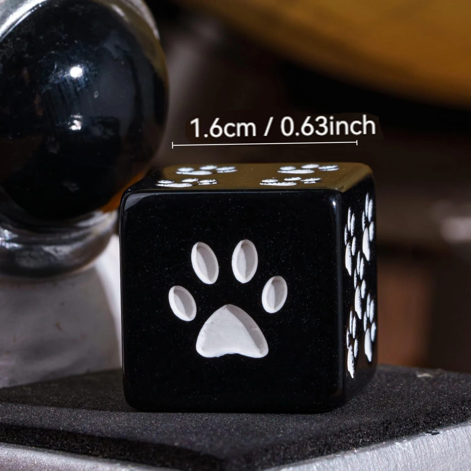 2/6 Pcs/lot Bear Paw Pattern Puzzle Game 6-Sided Dice Game Accessory 15.8mm