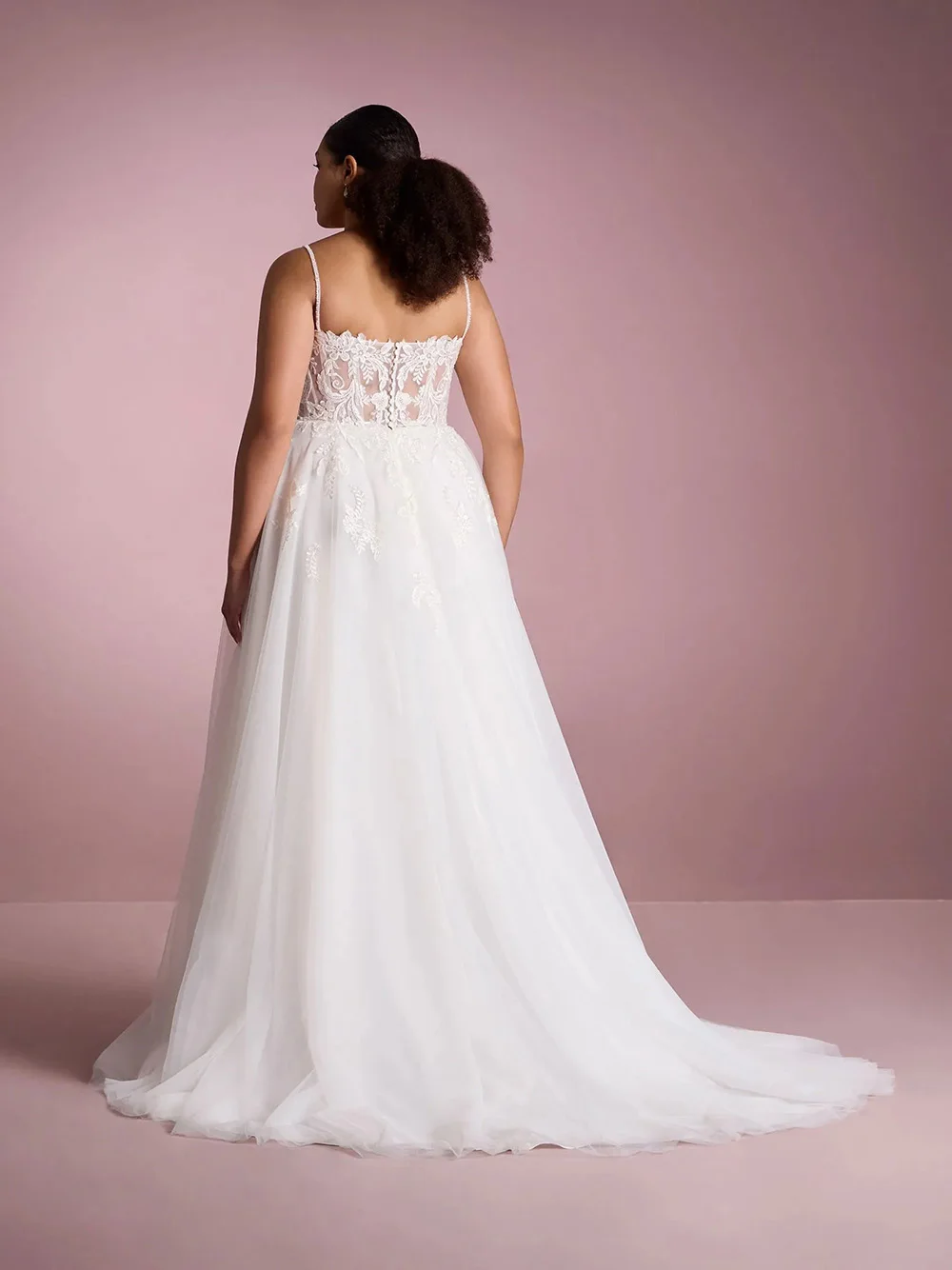 2025 Plus Size Wedding Dresses Strapless Spaghetti Strap Lace Appliques Tulle A-Line Bridal Gown Brides Dresses Customized