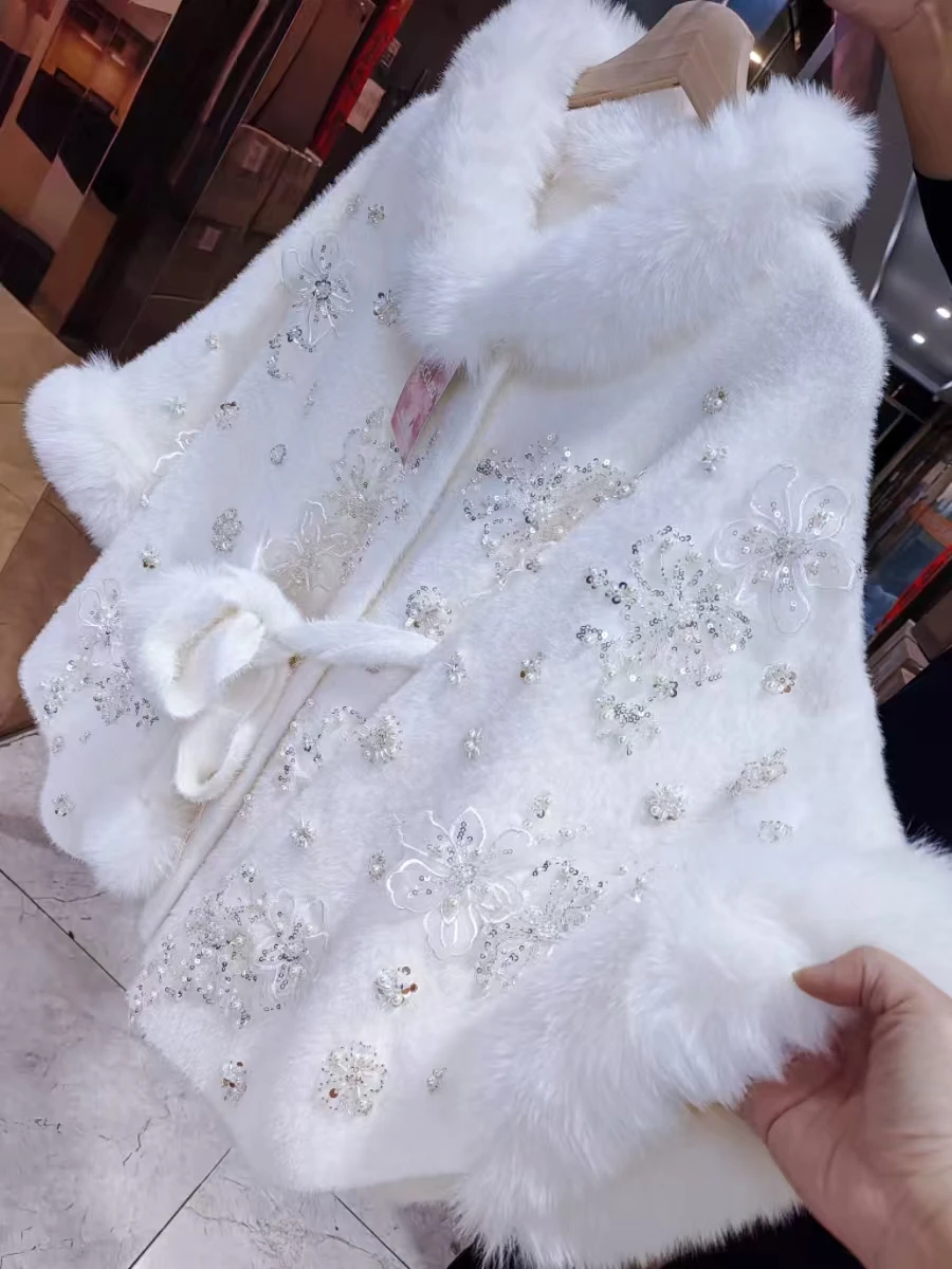 Prawdziwe Zdjęcie Elegancki Gruby Sweter-Peleryna z Sztucznego Futra Damska Zimowa Kurtka Futrzana z Diamentami i Koralikami Dzianinowa Odzież Wierzchnia Sweter Dzianinowy