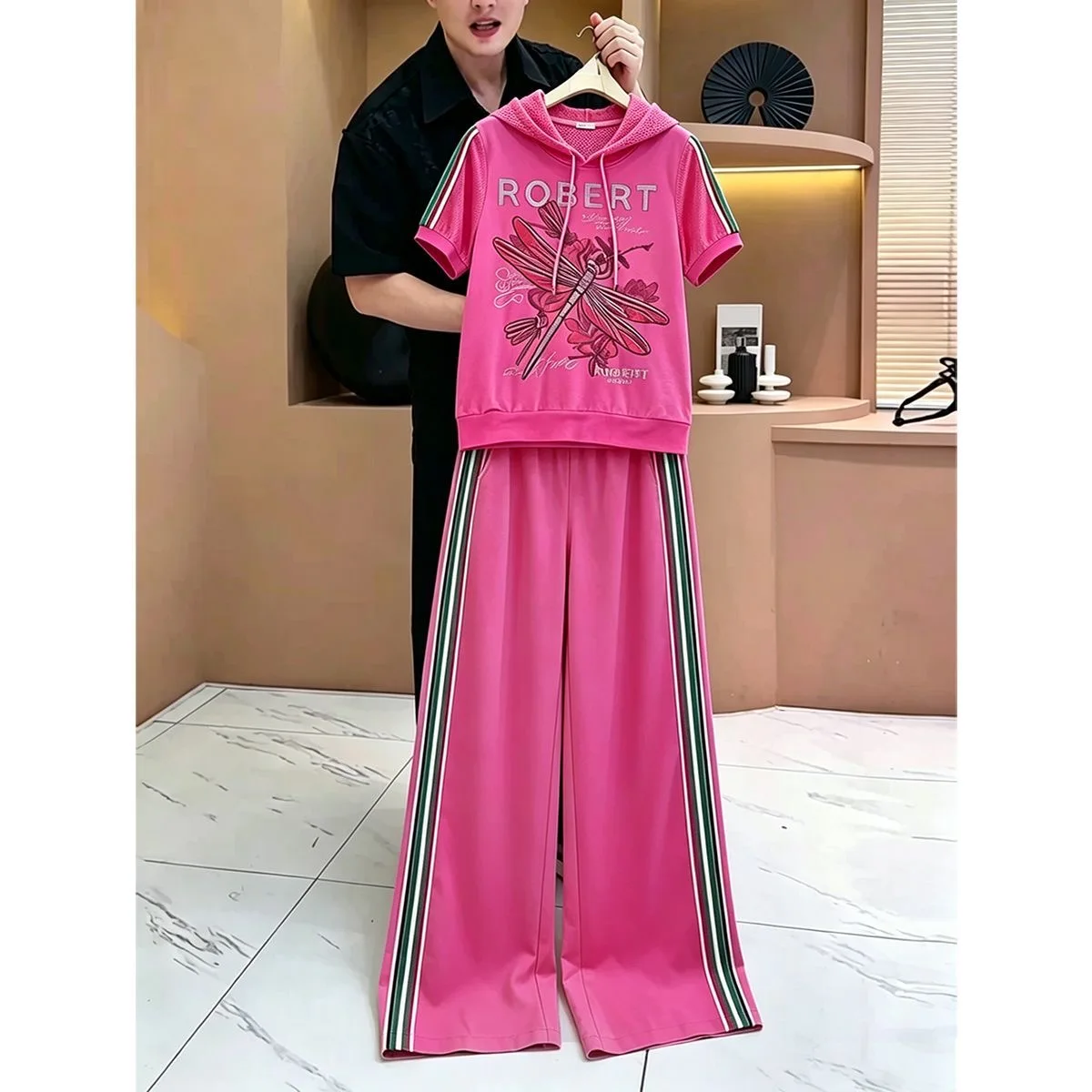 

Sweet Cool Summer Heavyweight Casual Sporty Hoodie Short Sleeve Straight Leg Pants Two Piece Set Women's Fashion Ensemble