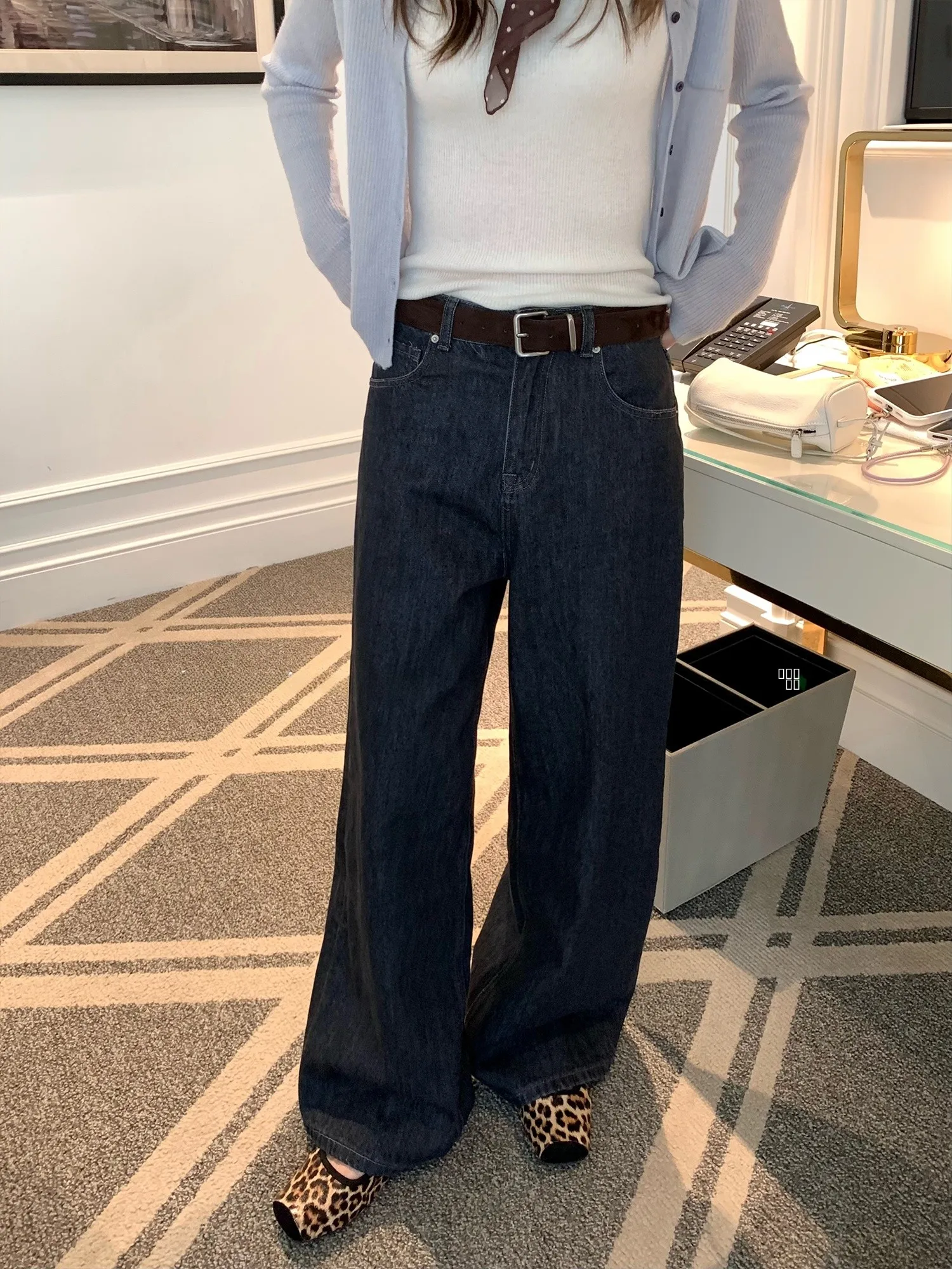 

Vintage Faded Straight Leg Jeans High Waist Loose Wide Leg Floor Length Pants for Women Casual Cotton Zipper Pure Color