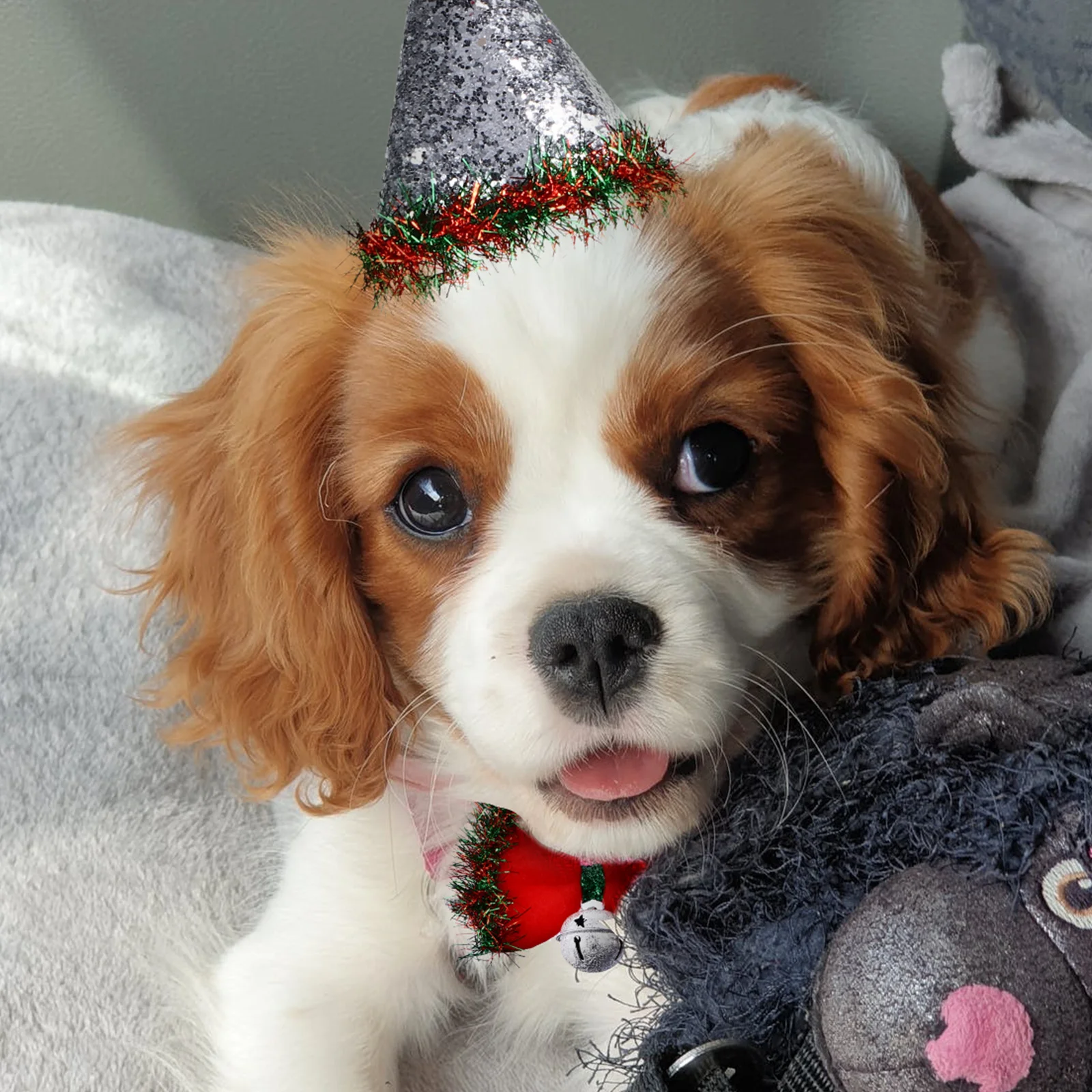 

2 pcs Christmas Pet Hat Bow Tie Set Polyester Durable Dog Cat Costume Festive Wear Bright Design Bell Holiday Party Pet Supplies