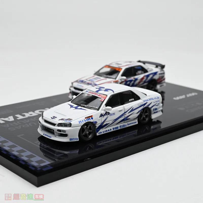 Carro de Drift D1GP Pintado BLITZ ER34 Escala 1:64, Conjunto de Dois Veículos, Modelo de Veículo em Microescala com Acabamento em Liga, Brinquedo Personalizado