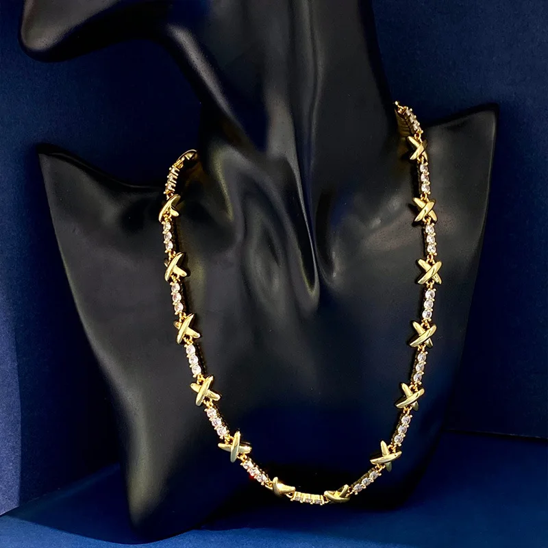 Joyería de circonia cúbica de gema chapada en oro de 18k de lujo para mujer, gargantilla elegante con cruz X, collar, regalo de joyería de boda