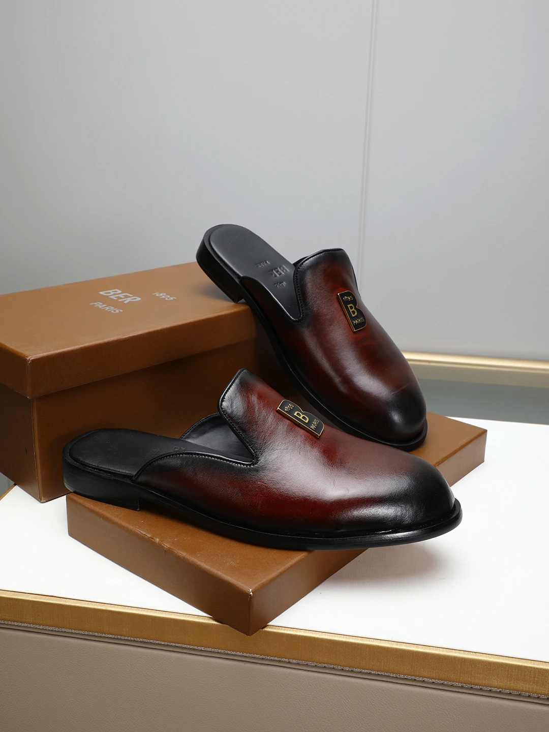 BLLIYOSS Mannen halve slippers 18995 Schoenen Nieuwe kalfsleer stiksels hoge kwaliteit reliëf sculptuur Reliëf badge maat 38-46