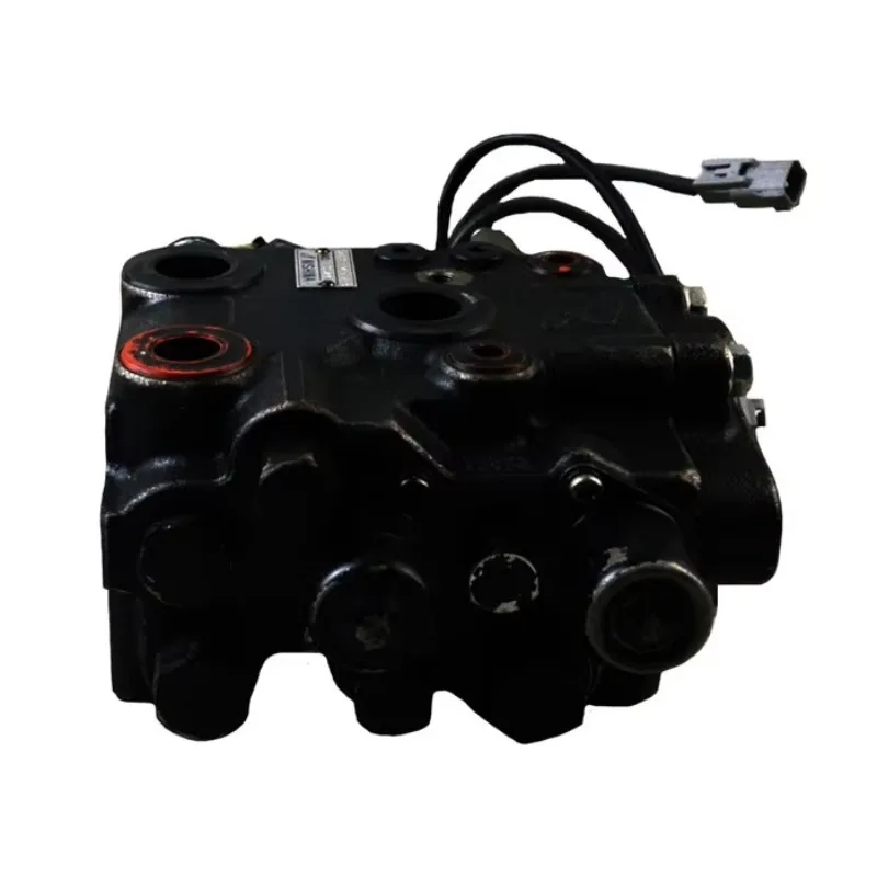 Original 67610-36413-71 Hydraulic Control Valve 2VS for Forklift 7FD40 - 100% Authentic Forklift Parts