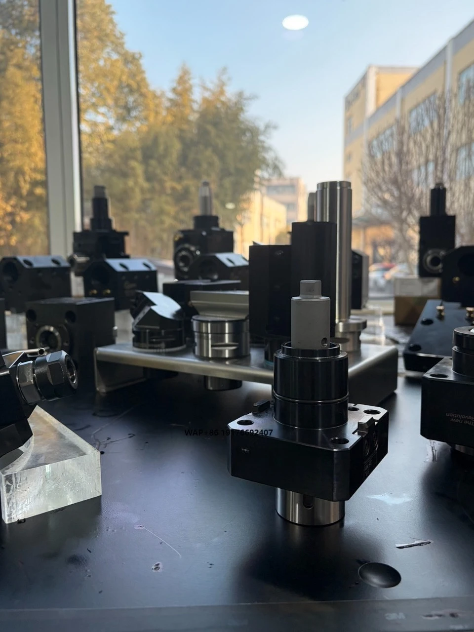 BMT Series CNC Turning Milling Machine Driven Tool Holder BMT55 90 Degrees Bi-directional Live Tool Holder for CNC Lathe