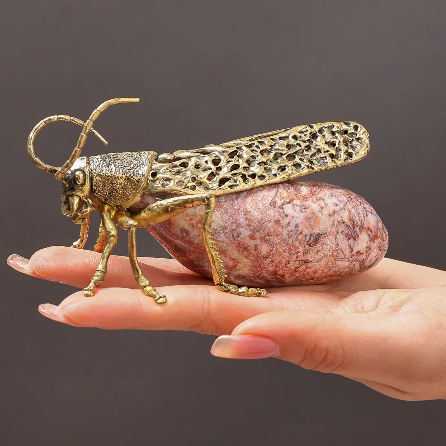 Grasshopper Sculpture Creative Insect Handicrafts Metal Insects Marble Statue Grasshopper Cricket Metal Figurine Home Decoration