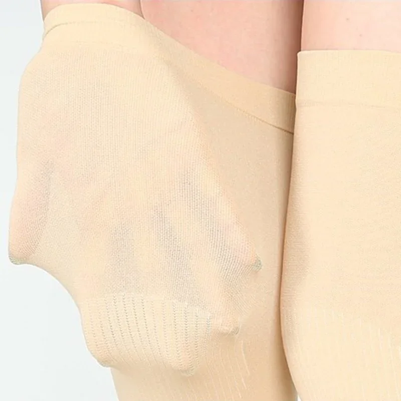 A pair of warm and pain-relieving running and cycling short leg cover invisible stockings knee pads knee pads knee pads