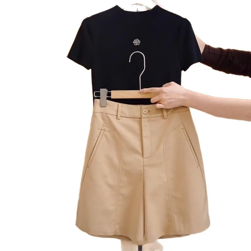 بدلة بيضاء شورت خمس نقاط للنساء شورت صيفي متعدد الاستخدامات بتصميم عصري غير رسمي