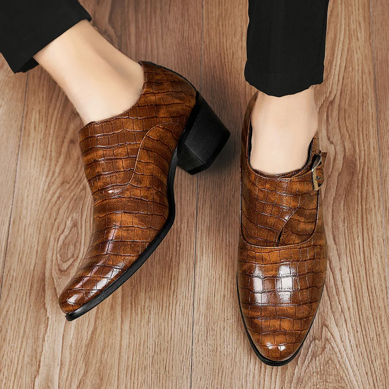 Sapato de salto de couro de crocodilo masculino, mocassins marrons formais, sapato de elevação, nova moda