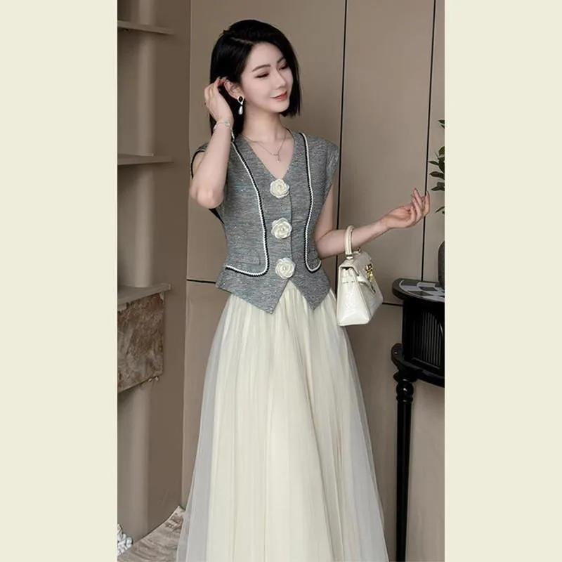 

New 3D Flower Fashion Women's Suit Summer High End V-neck Sleeveless Slim Vest Top + A-line Mesh Skirt Two Piece Set Outfit