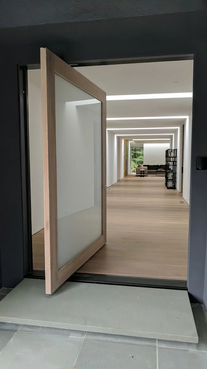 Minimalist Modern Style Pivot Door Aluminum Alloy Frame Glazed Tempered Glass Windproof Revolving Door Customized Color and Size