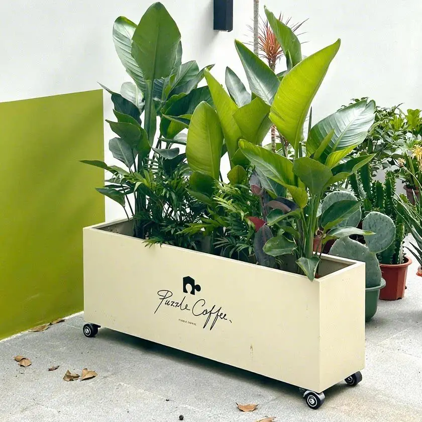 Outdoor Movable Plant Box with Wheels, Camping Style, Freestanding Partition Fence, Metal Flower Bed, Flower Pot