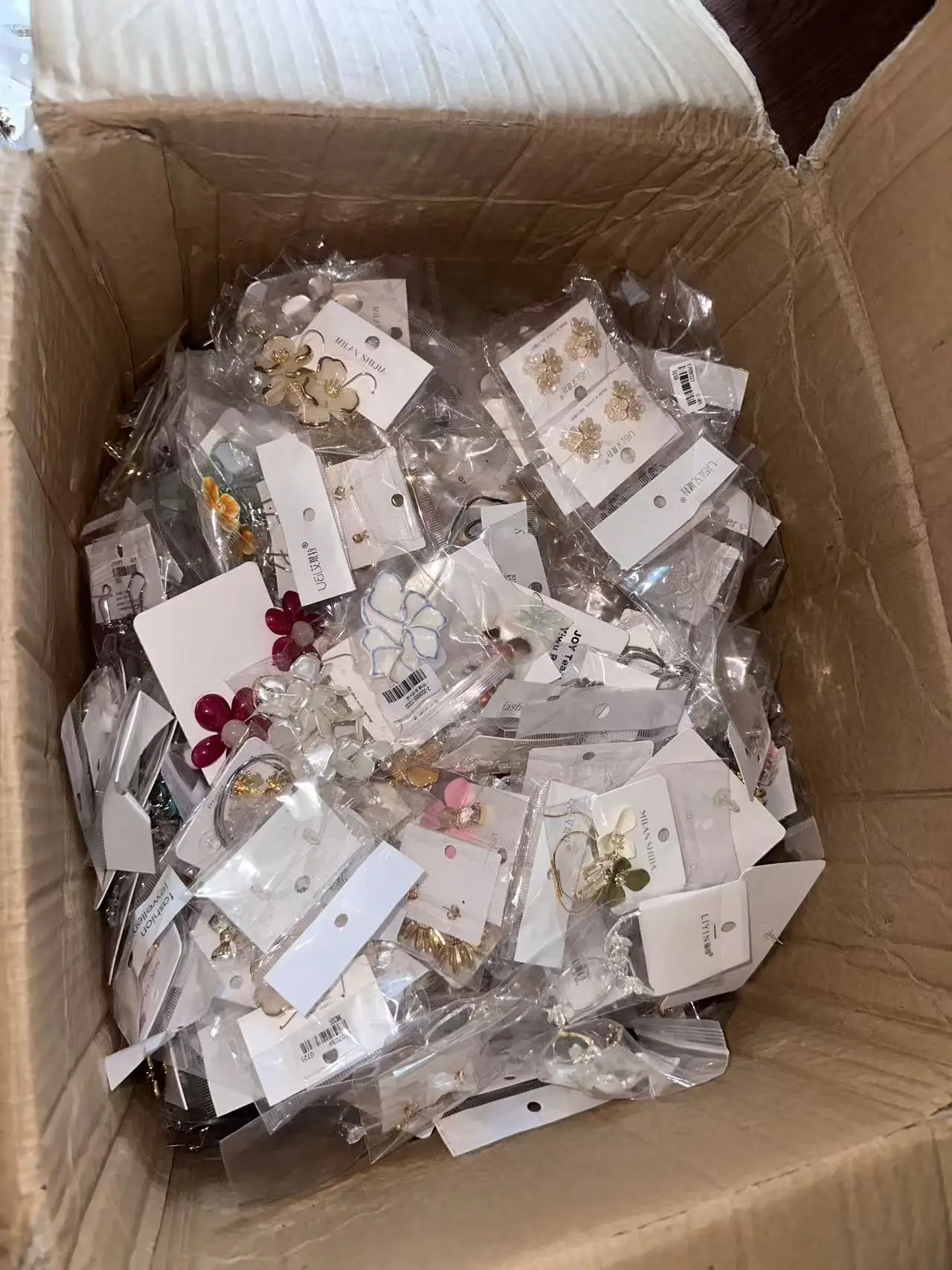 Супер популярная новая ювелирная слепая коробка, банка, смешанная глухая коробка, сумка для удачи, разные ожерелья, серьги, браслет, случайный