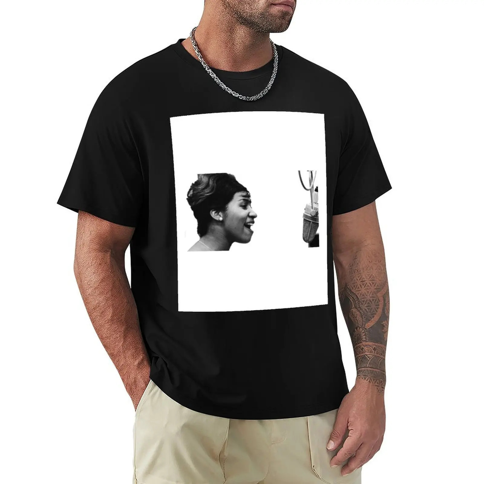 

Aretha Franklin T-Shirt Christmas Theme Tee Top