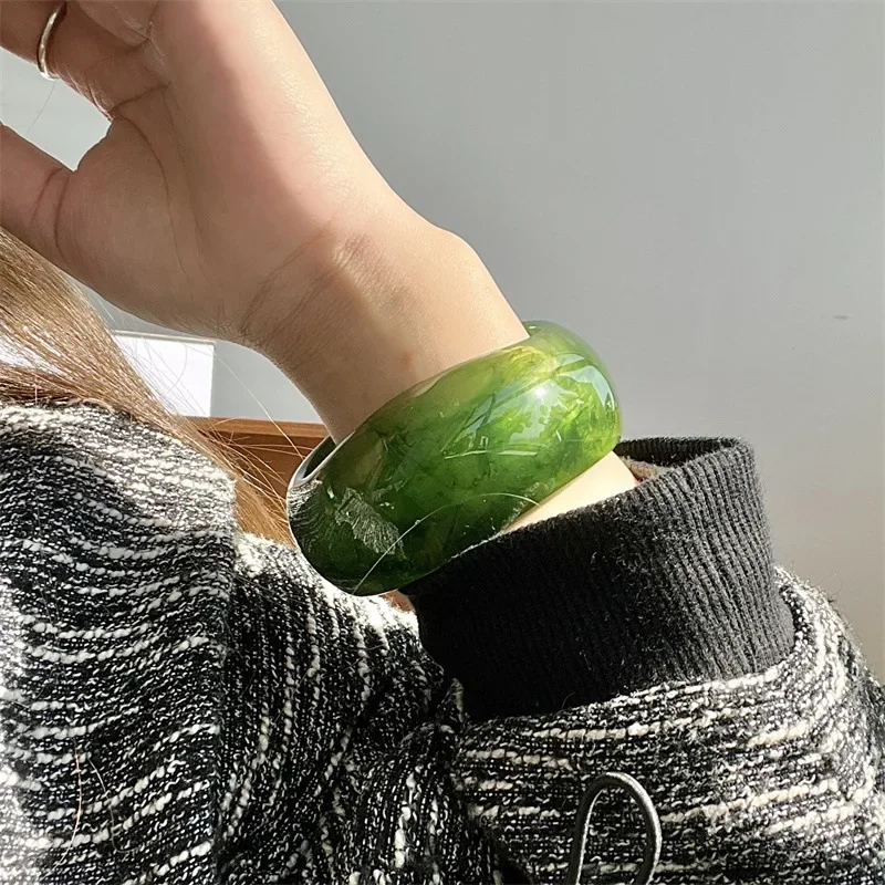 New Irregular Waves Green Resin Transparent Round Wide Bracelet For Women  Fashion Charm Thick Wide Bangle Jewelery