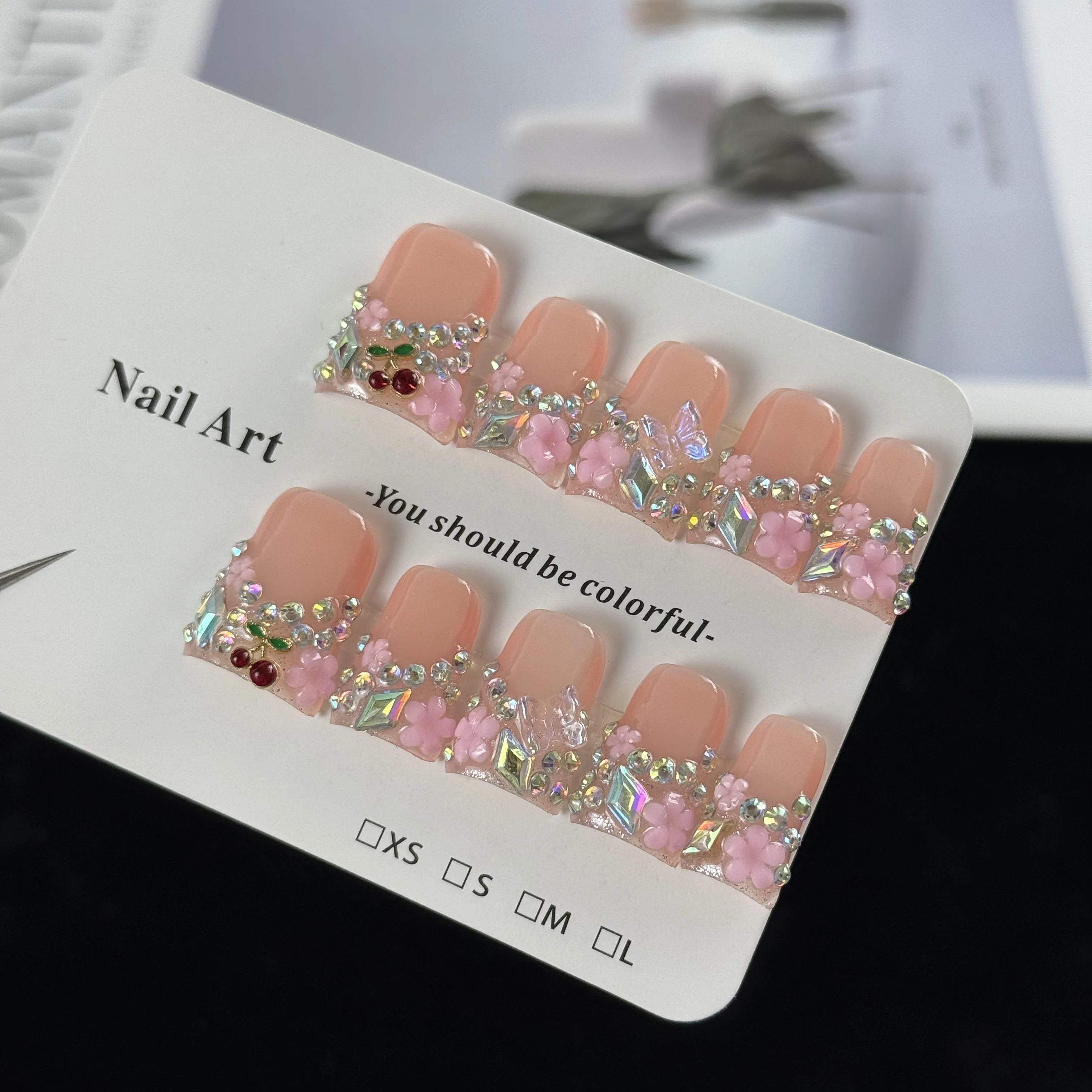 10 Stück hochwertiges, elegantes Design im eleganten Stil, handbemalter dreidimensionaler Schmetterling, Kirsche, Blumen, glitzernde kleine Diamanten, handgefertigt – Detail 8