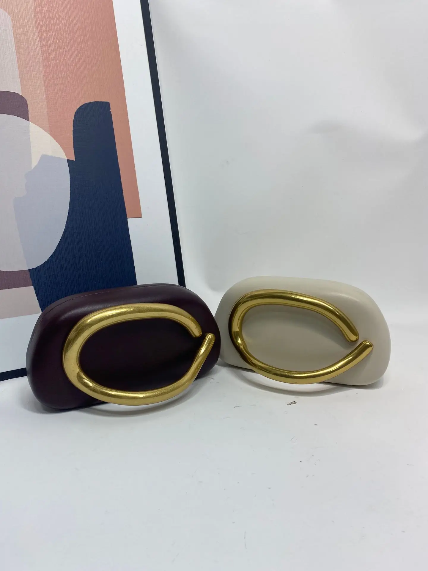 

Big Gold Metal Closure Clutch Evening Bags For Women Luxury Designer Handbag And Purse Vintage Oval Box Chain Strap Shoulder