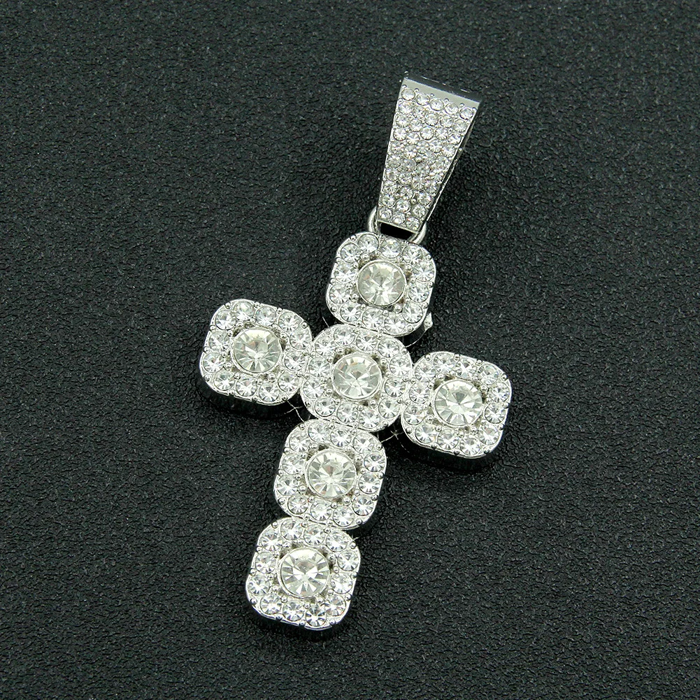 Fashionable hip-hop cross pendant necklace for men, cool and domineering, personalized collarbone chain necklace