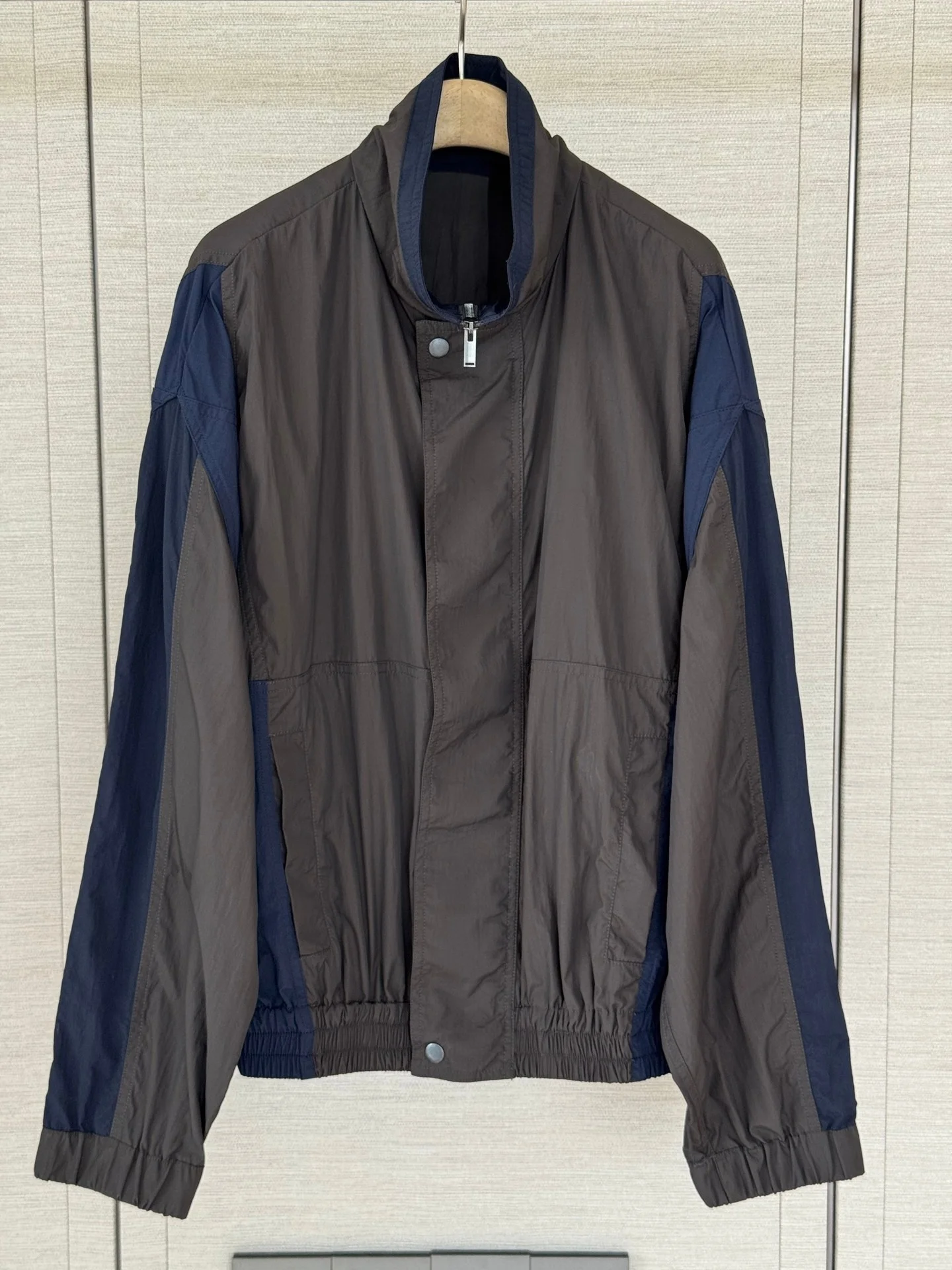 2026 Autumn/Winter New Women's Short Jacket, Stand up Collar Color blocked Jacket Top, High Quality, Casual Versatile