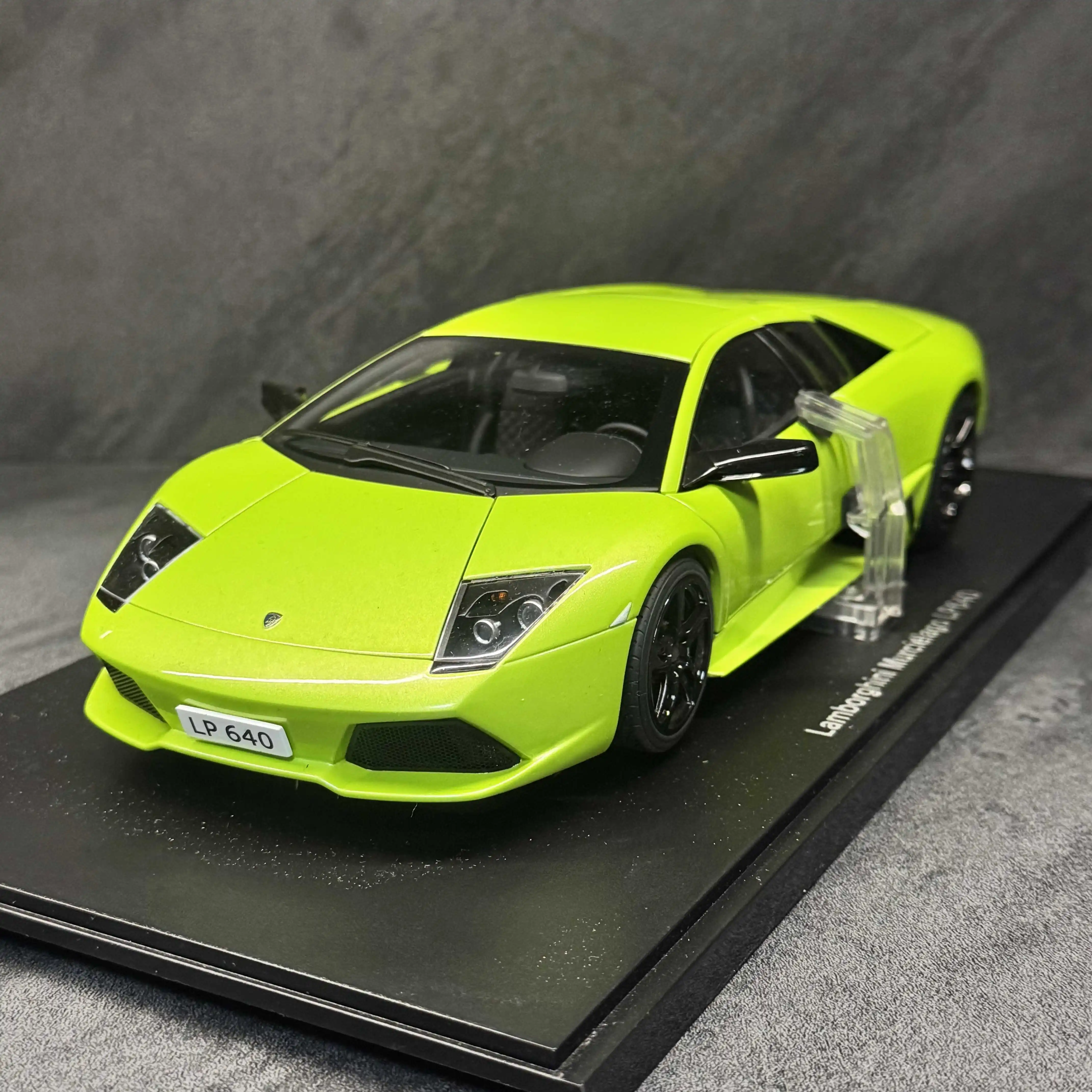 

Autoart 1:18 Murcielago LP640 Green Simulation Limited Edition All Open Alloy Metal Static Car Model Toy Gift