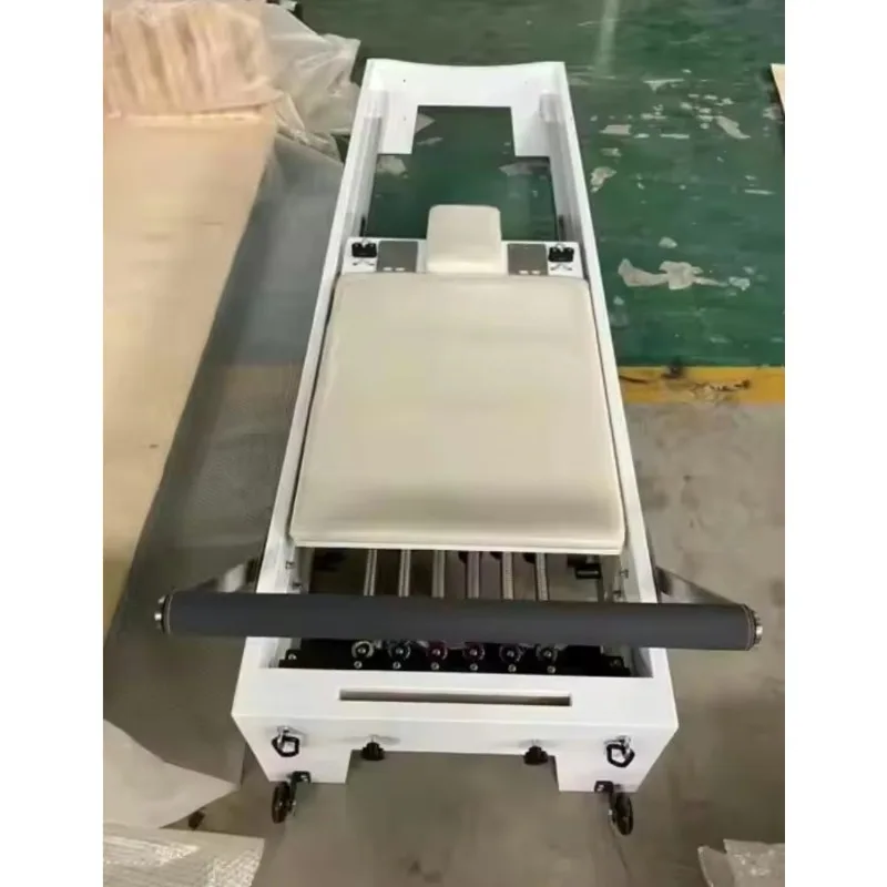 YTYIN Białe Dębowe Urządzenie do Pilates Reformer, Profesjonalne Urządzenie do Ćwiczeń w Studio do Komercyjnego Treningu Pilates i Fitnessu