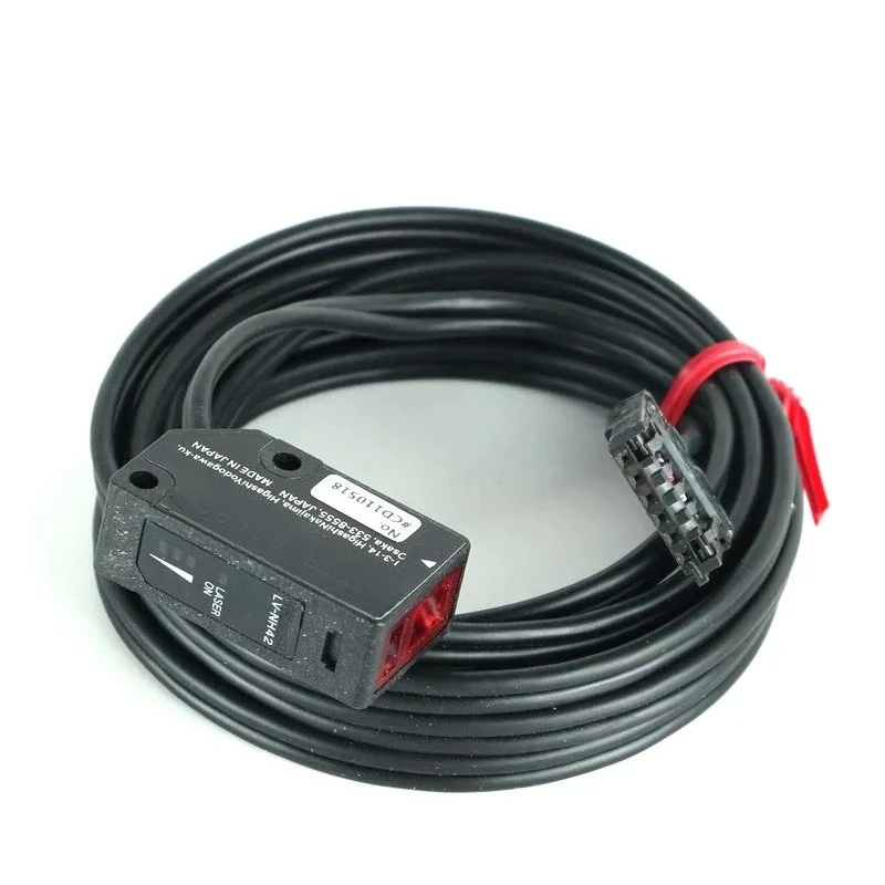 2025 LV-NH100 digital laser sensor area transmittance type high performance detection range 2000mm laser visible new original
