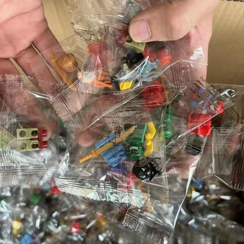 

Детские игрушечные блоки-конструкторы, 50 шт., случайные фигурки: персонажи из мультфильмов, рабочие, полицейские, ниндзя и другие игрушки из серии Norepat Mini City, подарочная серия.