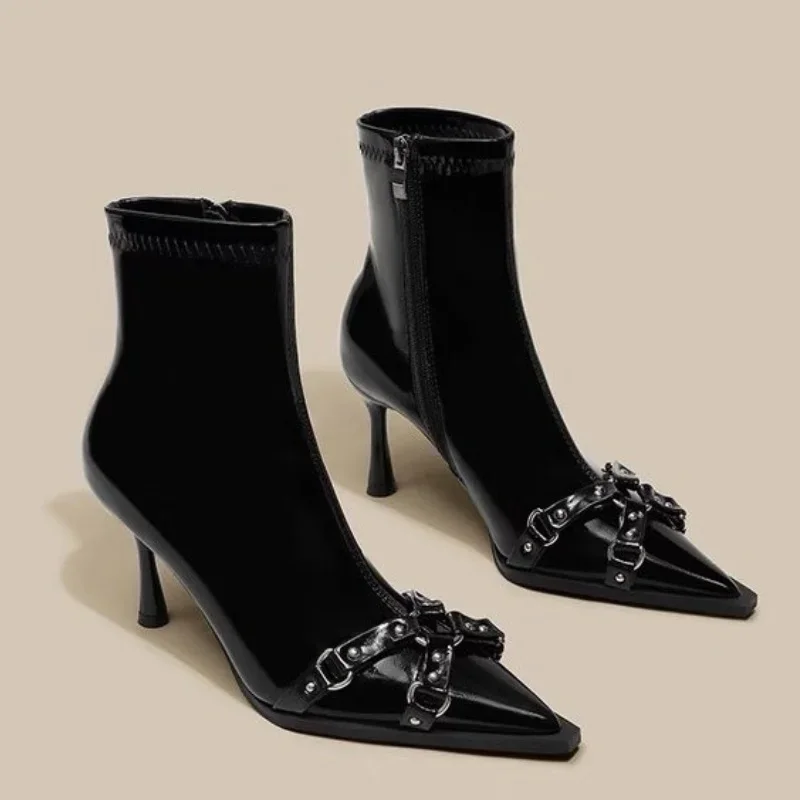 

Женская обувь на высоком каблуке в стиле панк, трендовые женские ботильоны «Челси», новинка зимы 2025, туфли на шпильке с острым носком, модные короткие туфли-лодочки Botas