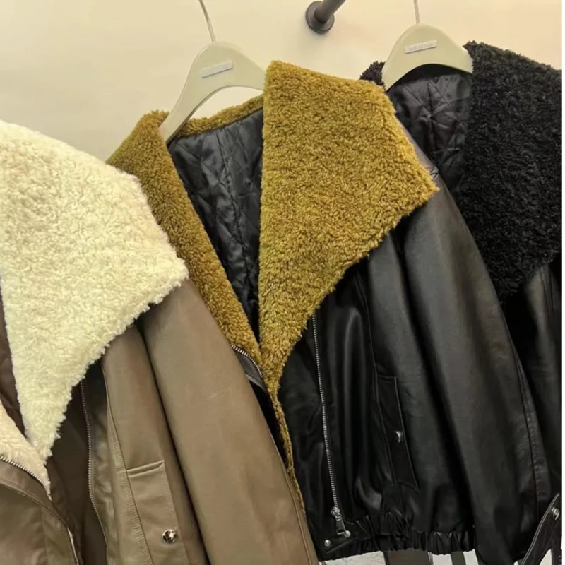 [EWQ] Tops elegantes de lana de cordero con diseño de solapa, chaqueta de cuero PU marrón de manga larga, abrigos gruesos de invierno a la moda para mujer, novedad de Otoño de 2024