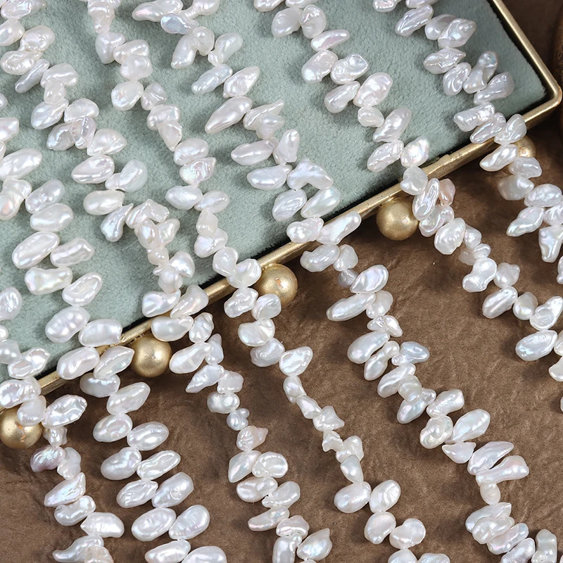 4mm cold-light feather petal Baroque natural freshwater irregular Sanqi-hole coreless regenerated beads DIY beads.
