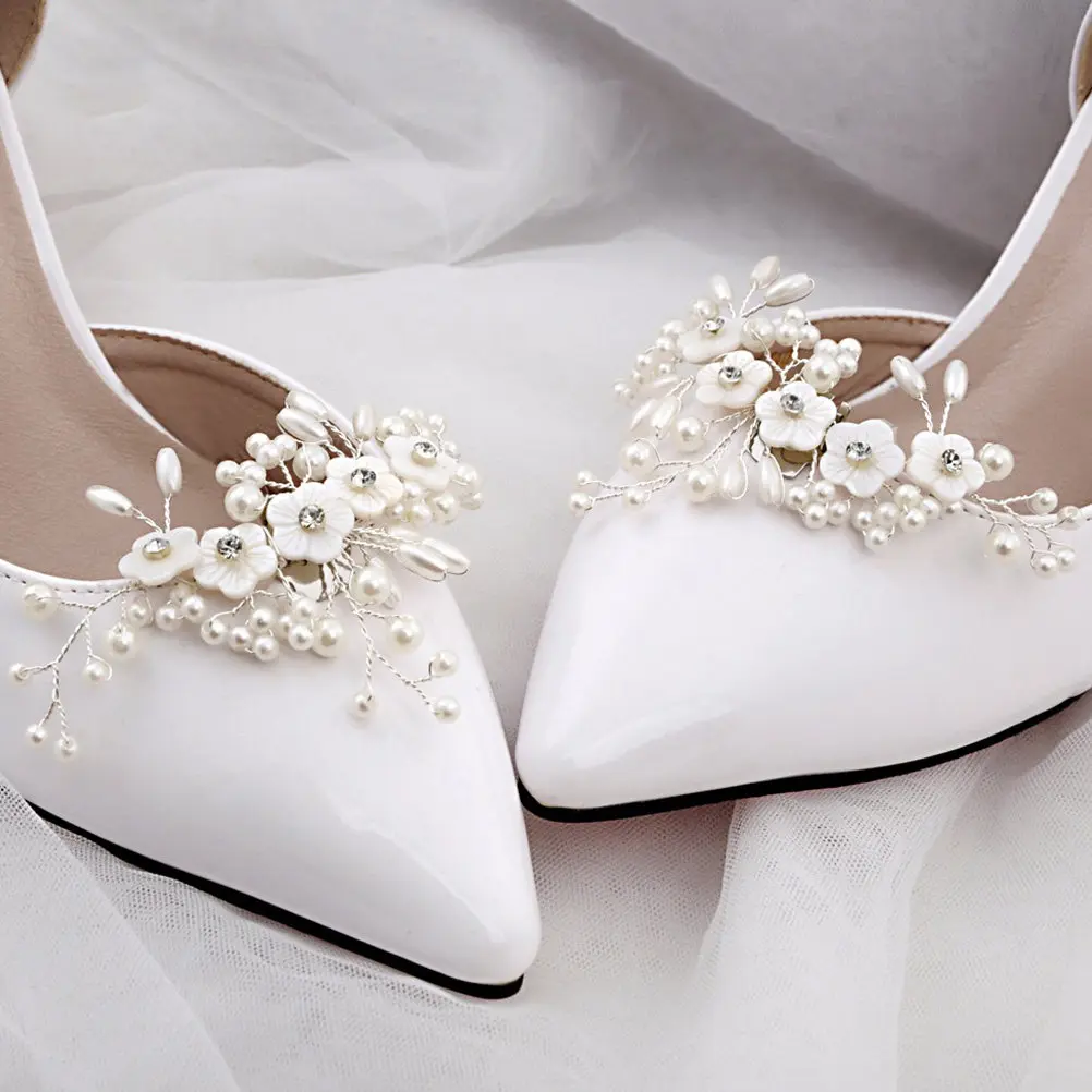 1-par-de-flores-de-perola-em-concha-requintadas-para-sapatos-fivelas-criativas-para-mulheres-adequadas-para-sapatilhas-sandalias-botas-e-sapatos-de-salto-alto-para-noivas