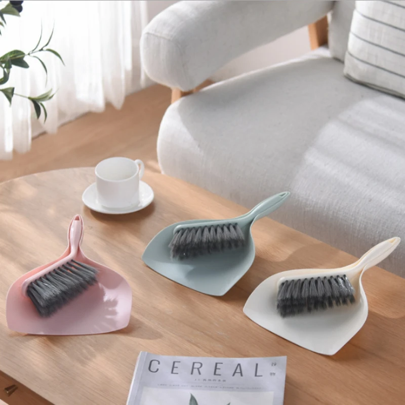 2Pcs/Set Small Broom Dustpan Set  Pattern Keyboards Cleaning Mini Broom Dustpan Set Broom and Dustpan Set  Mini Broom