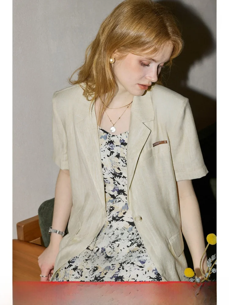 KuNMaVi Short Sleeve Shoulder Pad Women's Suit Lightweight Flip Collar Elegant Outerwear Commute Style Breathable Fabric