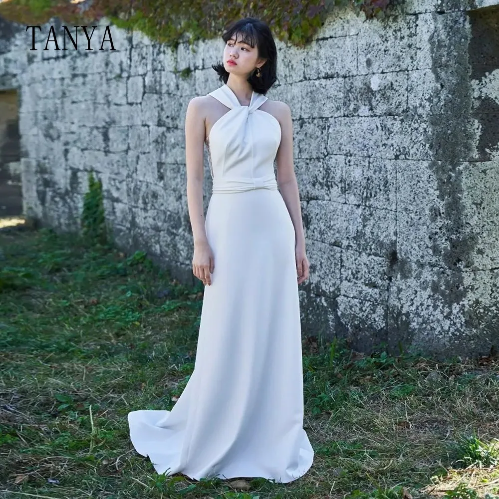 فستان زفاف أنيق برقبة رسن للنساء بدون أكمام مزين بالدانتيل غمد من الساتان الناعم فستان زفاف فرنسي رداء De Mariée