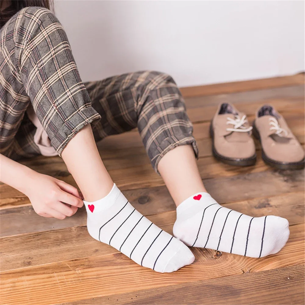 

Women's Literary Heart Pattern Ankle Socks, Striped Short Socks, Soft Cotton Breathable Dropship Socks