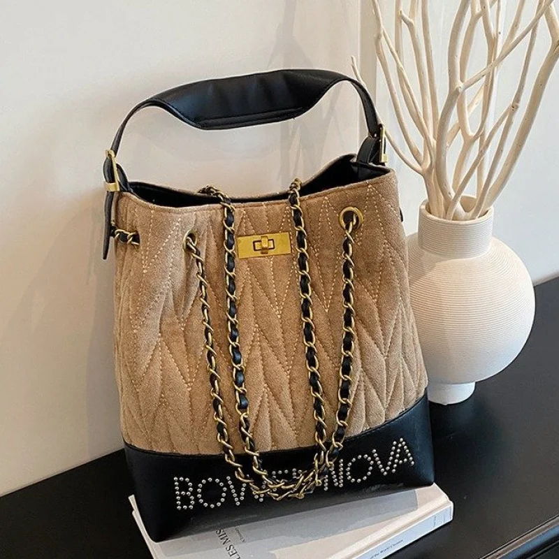 

Women's Elegant Leather Crossbody Bag Featuring Simple Vintage Style And Paris Designer Aesthetic Perfect For Daily Use​