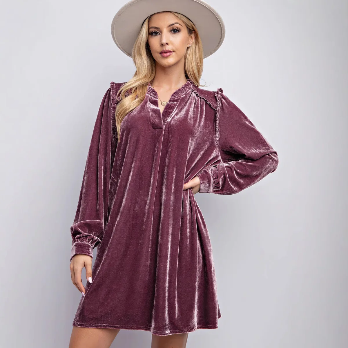 

Women's Fashion Elegant Party Mini Dress Autumn Winter Loose High Waist V Neck Sexy Valentine's Day Velvet Tank Top Dress Women