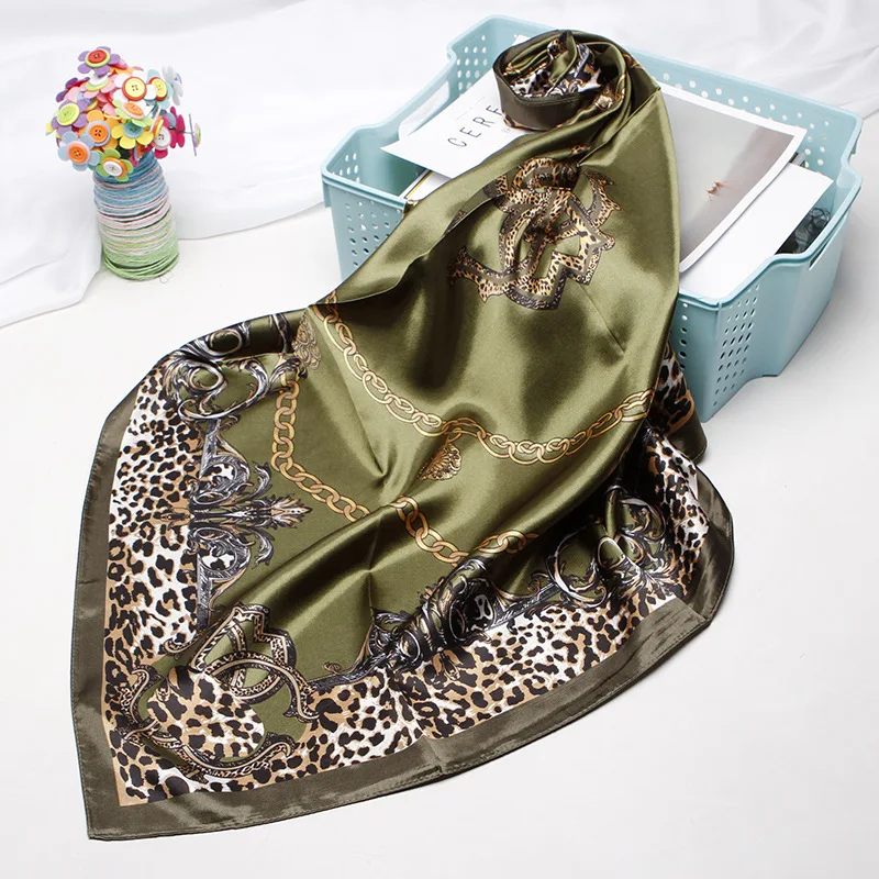 

Leopard Print Silk Scarf Satin Large Square Imitation Silk Satin Shawl Retro Chain Printed Headscarf Israel Saudi Arabia