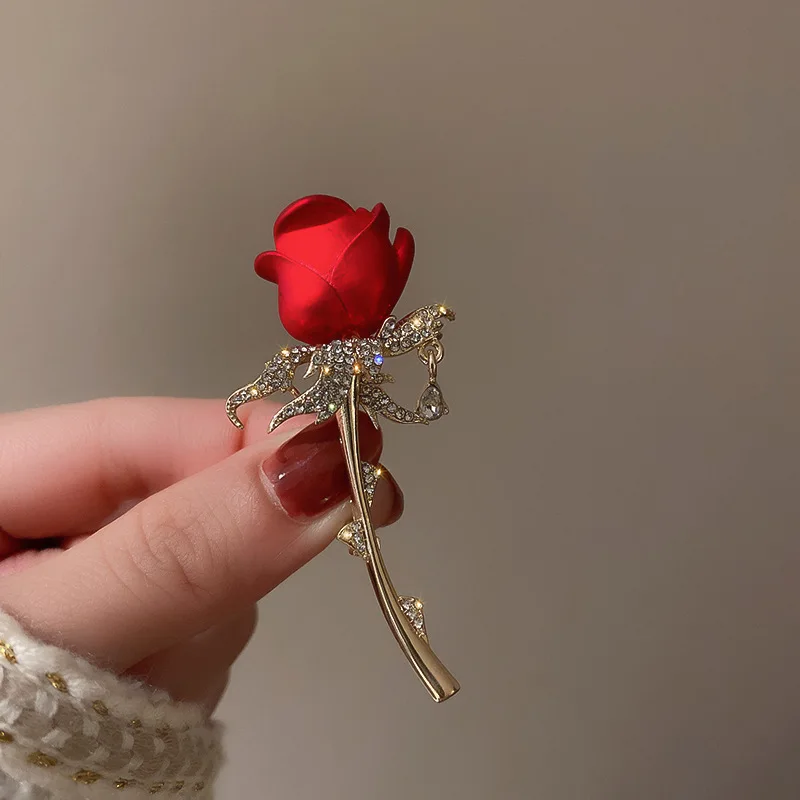 Fashion Rhinestone Tulip Rose Brooches For Woman Elegant Enamel Crystal Flower Brooch Dress Pin Luxury Office Party Jewelry Gift