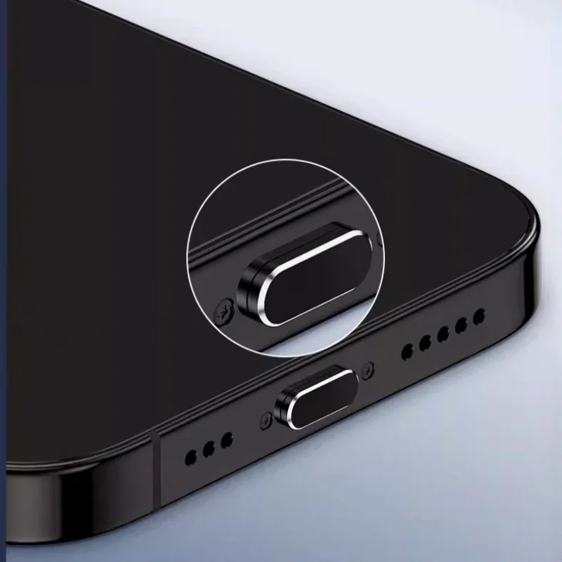 قابس غبار معدني لهاتف آيفون 17 برو ماكس 16 15 سلسلة هاتف من النوع C أغطية حماية لمنفذ الشحن مع حاوية تخزين